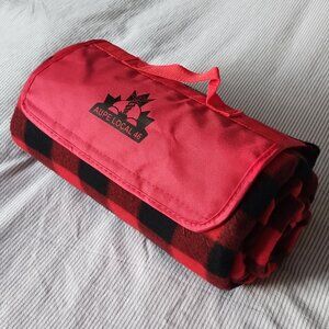 Ariel Travel Roll-up Picnic Blanket with Water-resistant Backing Red and Black